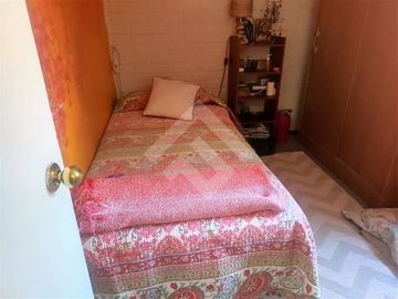 Se vende casa 3 pisos, pareada, año de construcción 1997, d...
