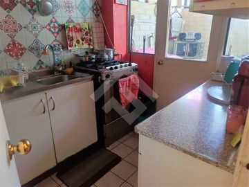 Se vende casa 3 pisos, pareada, año de construcción 1997, d...