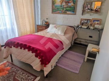 Se vende casa 3 pisos, pareada, año de construcción 1997, d...