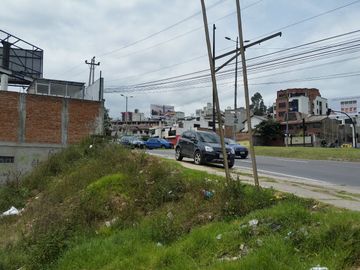 De Oportunidad Terreno Bien Ubicado Av Antonio J. Sucre y Av Diego de Vazquez