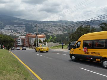 De Oportunidad Terreno Bien Ubicado Av Antonio J. Sucre y Av Diego de Vazquez