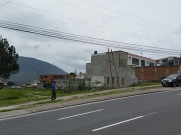 De Oportunidad Terreno Bien Ubicado Av Antonio J. Sucre y Av Diego de Vazquez