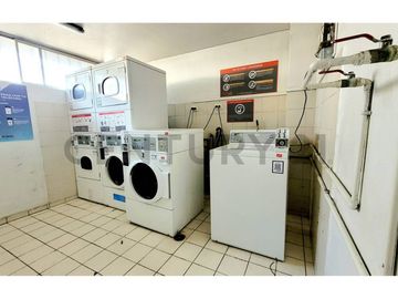 VENTA DEPTO 2D 2B, MONEDA, METRO ULA, APTO DISCAP.