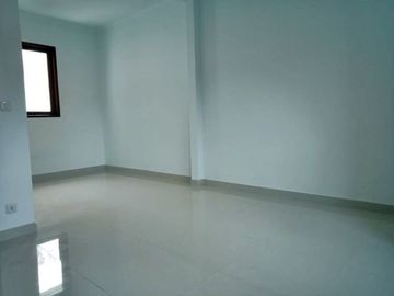 Rumah Minimalis di Setra Duta Dekat Setrasari & Maranatha