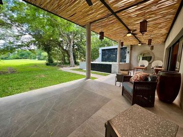 VENTA CASA RESIDENCIAL DE 1 PISO EN PRIVADA EN ZONA COUNTRY DE MERIDA, YUCATAN