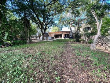 VENTA CASA RESIDENCIAL DE 1 PISO EN PRIVADA EN ZONA COUNTRY DE MERIDA, YUCATAN