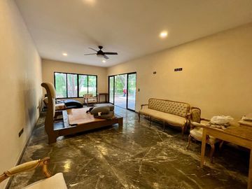 VENTA CASA RESIDENCIAL DE 1 PISO EN PRIVADA EN ZONA COUNTRY DE MERIDA, YUCATAN