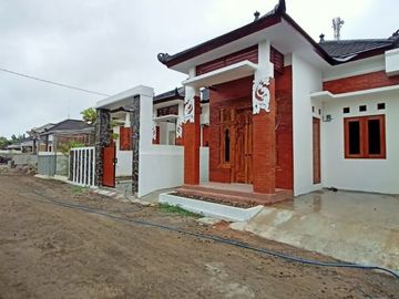 Rumah konsep jawa di dekat candi Prambanan