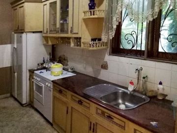 Rumah Halaman Luas ada Swimming Pool di Puri Cinere Depok