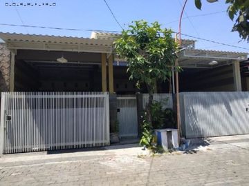 Rumah di Deltasari Indah Sidoarjo Bangunan Habis direnovasi