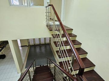 Dijual Rumah Mewah Di Dalam Cluster Kota Harapan Indah