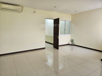 Dijual Rumah Mewah Di Dalam Cluster Kota Harapan Indah