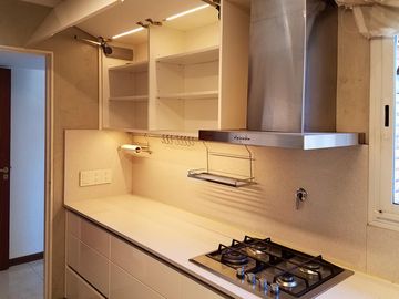 Maravilloso 5 amb de 228 m2 fte a Parque Centenario c/ cochera - Diseño, calidad, confort y categoría