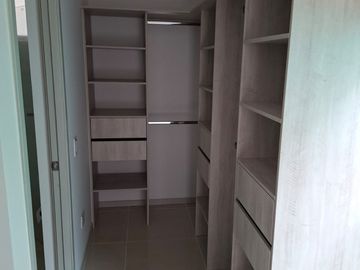 apartamento en arriendo en av. 30 de agosto. Cod A127002