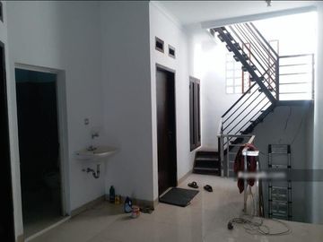 Rumah minimalis dan dalam cluster antapani dekat arcamanik