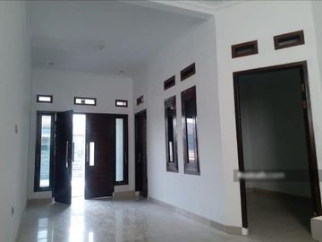 Rumah minimalis dan dalam cluster antapani dekat arcamanik