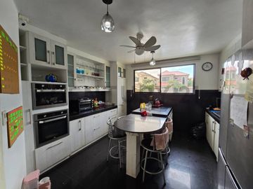 Venta de Casa con piscina en Urbanización Via al Sol, Vía a la Costa V.Vill