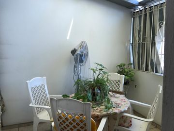 DUPLEX , CON GARAGE , DOS PATIOS , EXCELENTE UBICACION