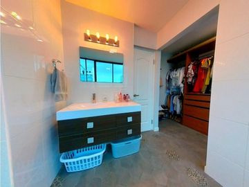 Se Vende Apartamento de 207 m2, en P.H. Star Bay, a $315,000