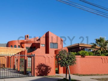 Vendo casa espaciosa en sector San Joaquín