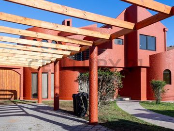 Vendo casa espaciosa en sector San Joaquín