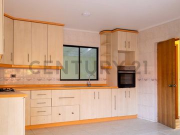 Vendo casa espaciosa en sector San Joaquín
