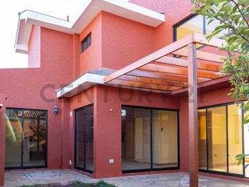 Vendo casa espaciosa en sector San Joaquín