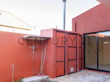 Vendo casa espaciosa en sector San Joaquín