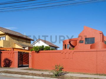 Vendo casa espaciosa en sector San Joaquín