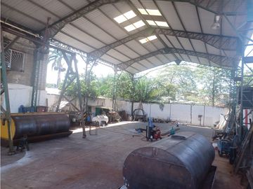 VENDO GALPON INDUSTRIAL CON OFICINAS