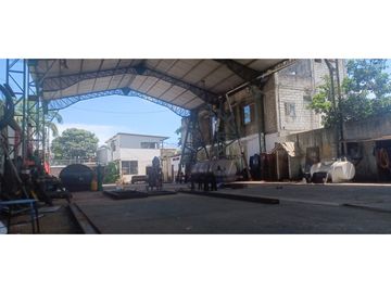 VENDO GALPON INDUSTRIAL CON OFICINAS