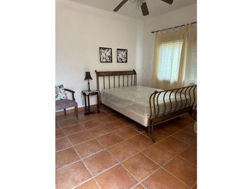 CASA AMPLIA DE 4 HECTAREAS CON PISCINA EN ALTOS DEL MARIA