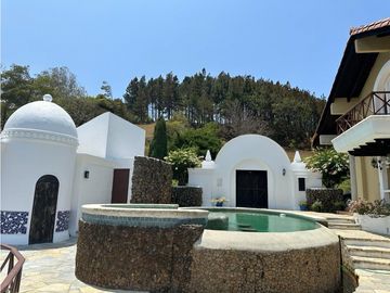 CASA AMPLIA DE 4 HECTAREAS CON PISCINA EN ALTOS DEL MARIA