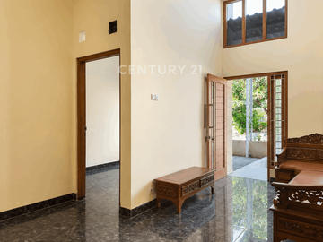 Rumah Dengan One Gate System Di Purwomartani 1km Ke Kampus Ukrim
