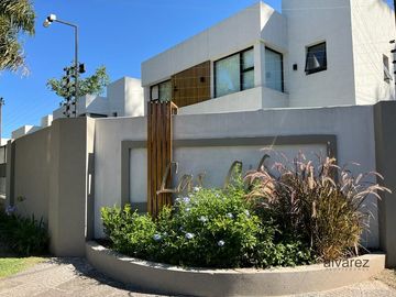 Casa en venta Parque Leloir