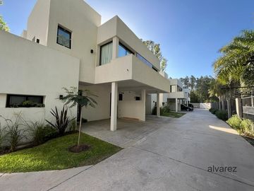 Casa en venta Parque Leloir