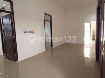 Rumah Adem Lingkungan Nyaman Bisa Untuk Kos Daerah Manahan