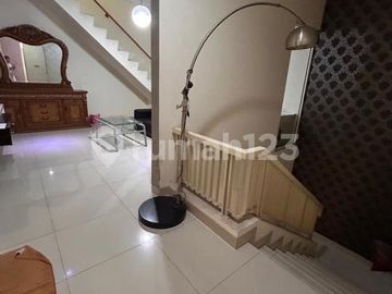 Disewakan Rumah Golf Lake Residence