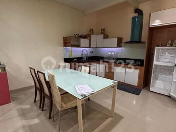 Disewakan Rumah Golf Lake Residence