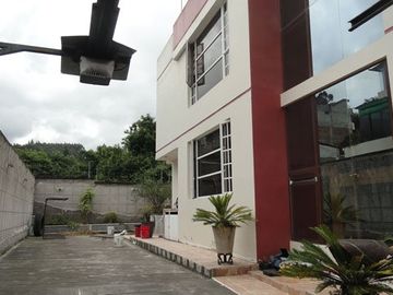 Venta de casa en Otavalo Conjunto Privado