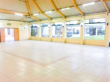 VENTA LOCAL DE EVENTOS EN AV. ALFONSO UGARTE - CERCADO