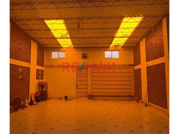 🏢 VENTA DE LOCAL COMERCIAL – ZONA EXCLUSIVA EN CHICLAYO
📍 Ubicación: Lote 2, Mz. A – Urbanización Jardines de Santa Rosa, Chiclayo
💰 Precio: $130,00