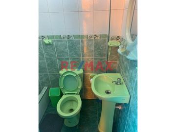🏢 VENTA DE LOCAL COMERCIAL – ZONA EXCLUSIVA EN CHICLAYO
📍 Ubicación: Lote 2, Mz. A – Urbanización Jardines de Santa Rosa, Chiclayo
💰 Precio: $130,00