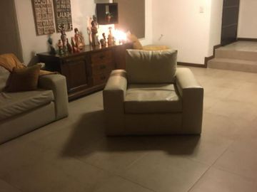 Chalet en San Miguel de Ghiso Country Club. Apta Credito.