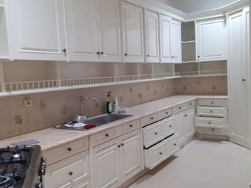 DISEWAKAN RUMAH MEWAH FULLY FURNISH (DILENGKAPI SWIMMING POOL) DI PONDOK INDAH KEBAYORAN LAMA JAKARTA SELATAN