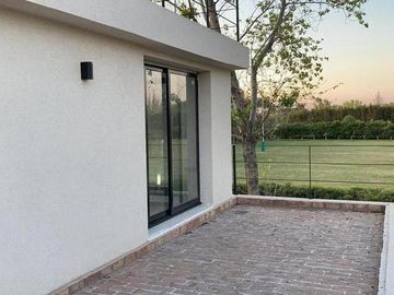 Casa 4 dormitorios a estrenar en venta Fisherton Country Los Pasos 1 barrio privado Pileta