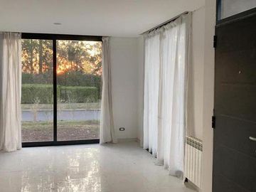 Casa 4 dormitorios a estrenar en venta Fisherton Country Los Pasos 1 barrio privado Pileta