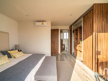 CASA EN VENTA AL SUR DE CUERNAVACA 30,600 M2 DE AMENIDADES, VIGILANCIA, JARDIN, ALBERCA Y 2 TERRAZAS
