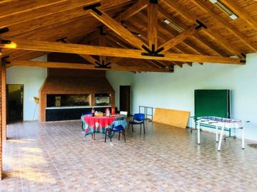 ESPECTACULAR PROPIEDAD CON CENTRO DE EQUITACIÃN, CASA QUINTA, PISCINA Y QUINCHO.