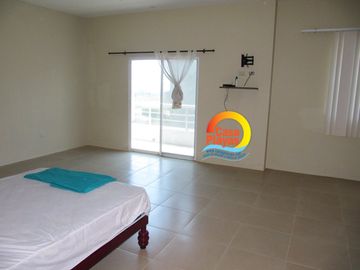 Casa con Vista Al Mar de Venta en Playas, Via a Data / Posorja, Cdla. Acapulco